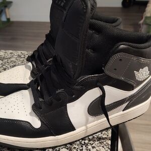 Nike Air Jordan 1 Mid 'Iron Grey' sneakealers Size 13